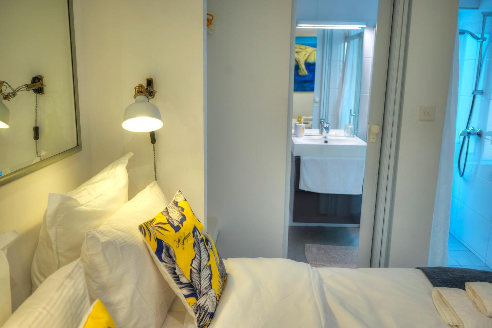 Seaview Sliema 30 Seconds To High Street & Ferry, 2X Double En-Suite Bedrooms, Modern Whole Traditional Townhouse, Kitchen, Living Area, & Roof Terrace Bagian luar foto