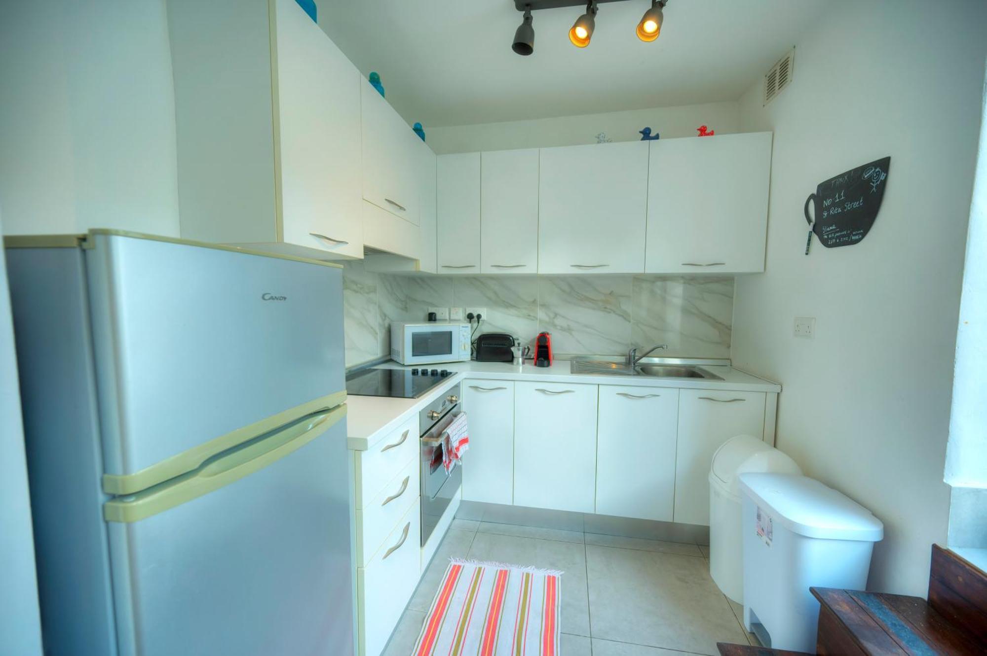 Seaview Sliema 30 Seconds To High Street & Ferry, 2X Double En-Suite Bedrooms, Modern Whole Traditional Townhouse, Kitchen, Living Area, & Roof Terrace Bagian luar foto