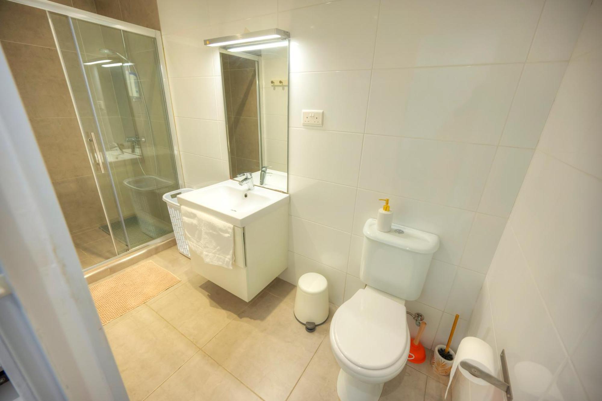 Seaview Sliema 30 Seconds To High Street & Ferry, 2X Double En-Suite Bedrooms, Modern Whole Traditional Townhouse, Kitchen, Living Area, & Roof Terrace Bagian luar foto